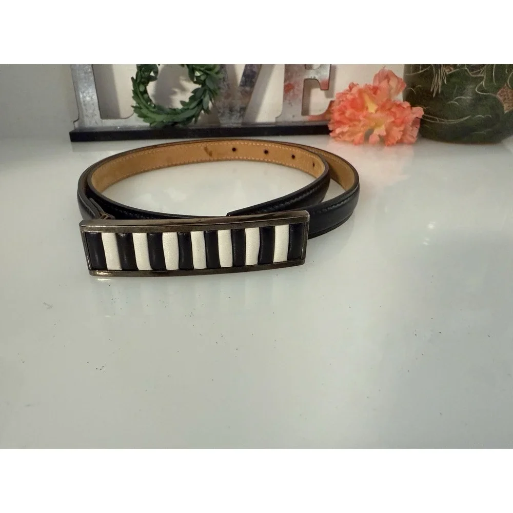 Black Leather Belt‎ Unique Blk & White Leather Striped Buckle Vtg Size M 28
